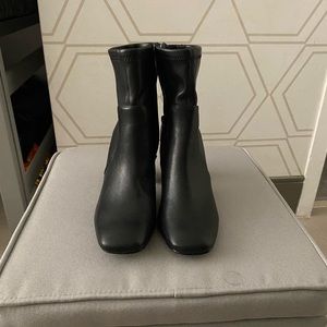 New Beautiful Black Ankle Boots